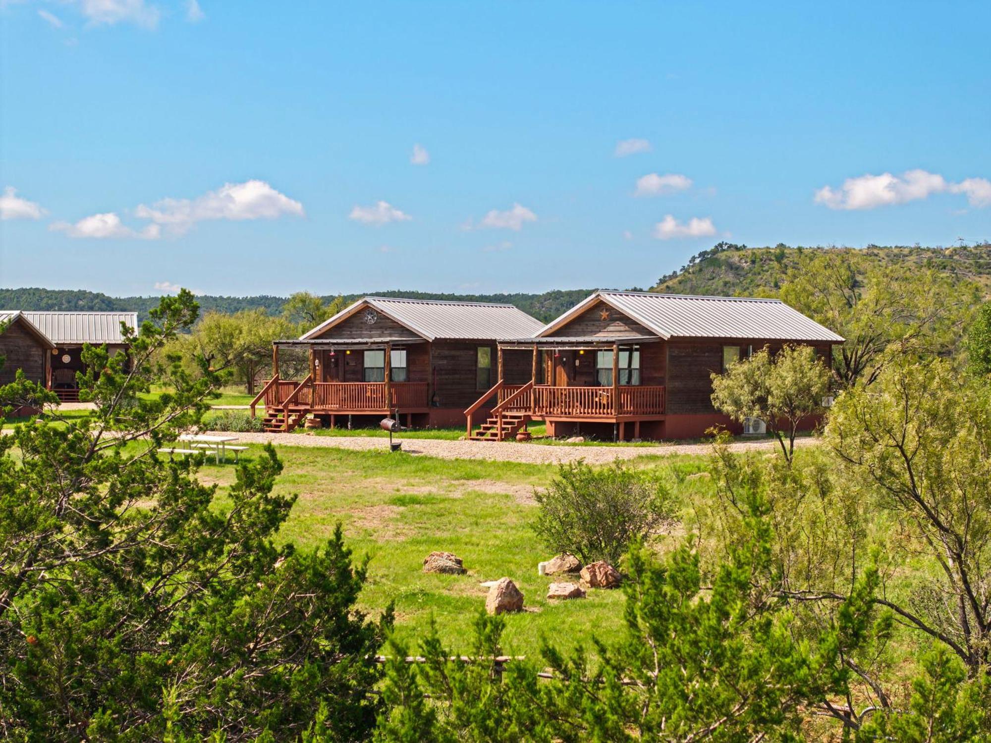 Enchanted Rockview Cabins Crabapple Exterior photo