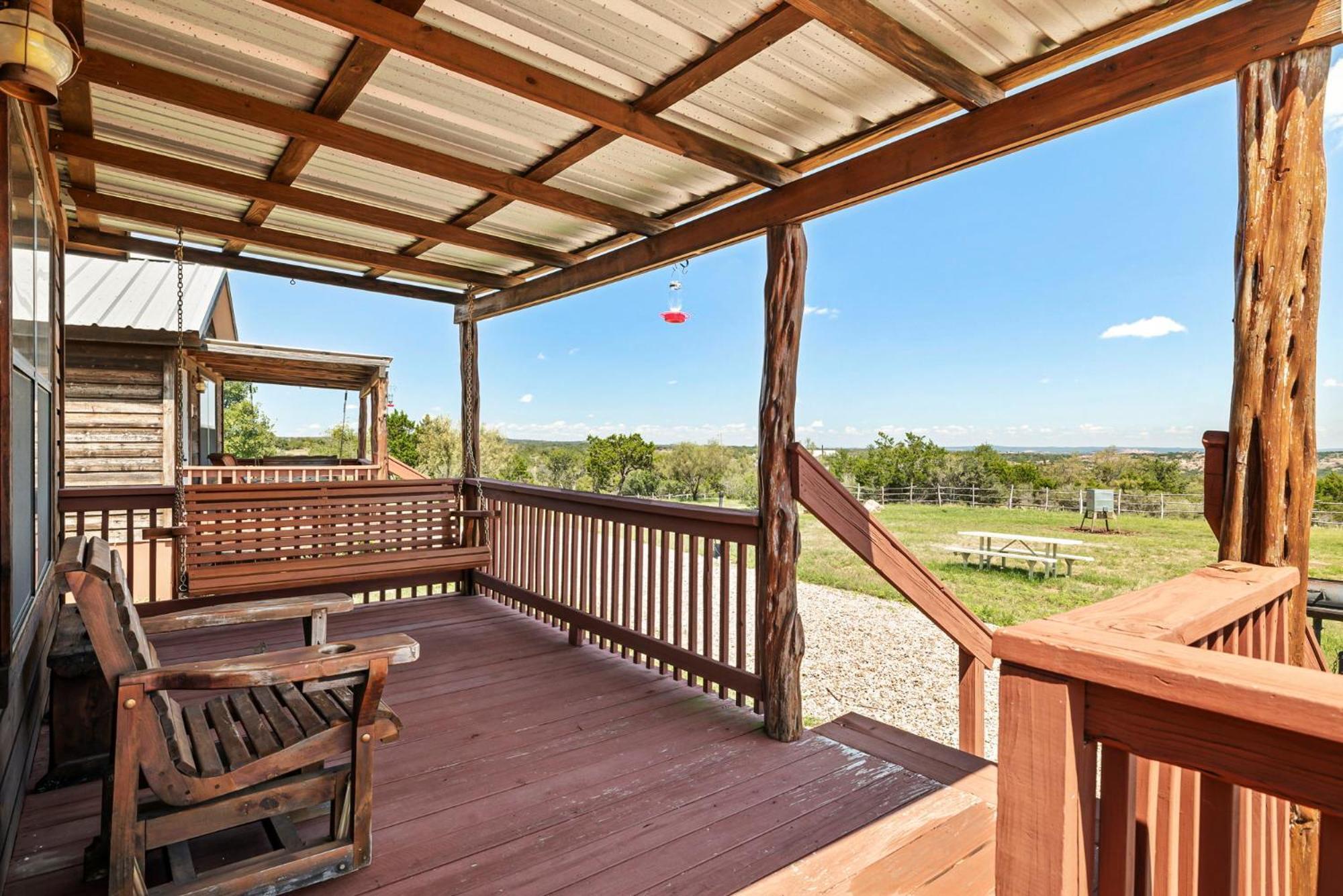 Enchanted Rockview Cabins Crabapple Exterior photo